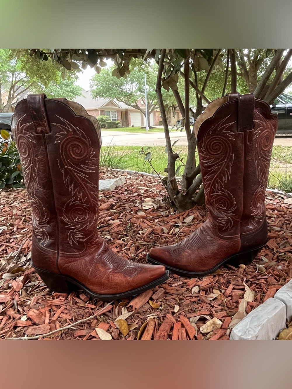 Justin Women’s Brown Embroidered Leather Cowboy Boots - Picture 7 of 15